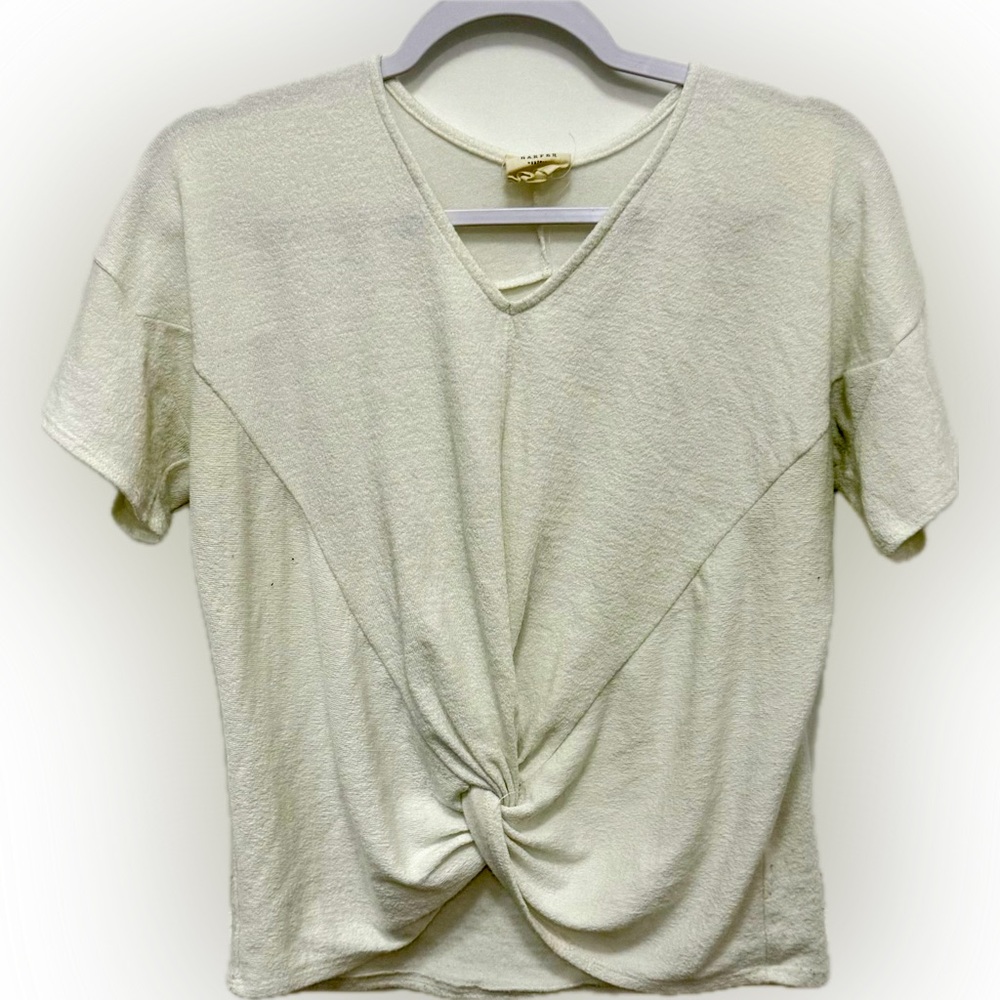 Harper Heritage Cream V-Neck Twist Front Top | Sz M